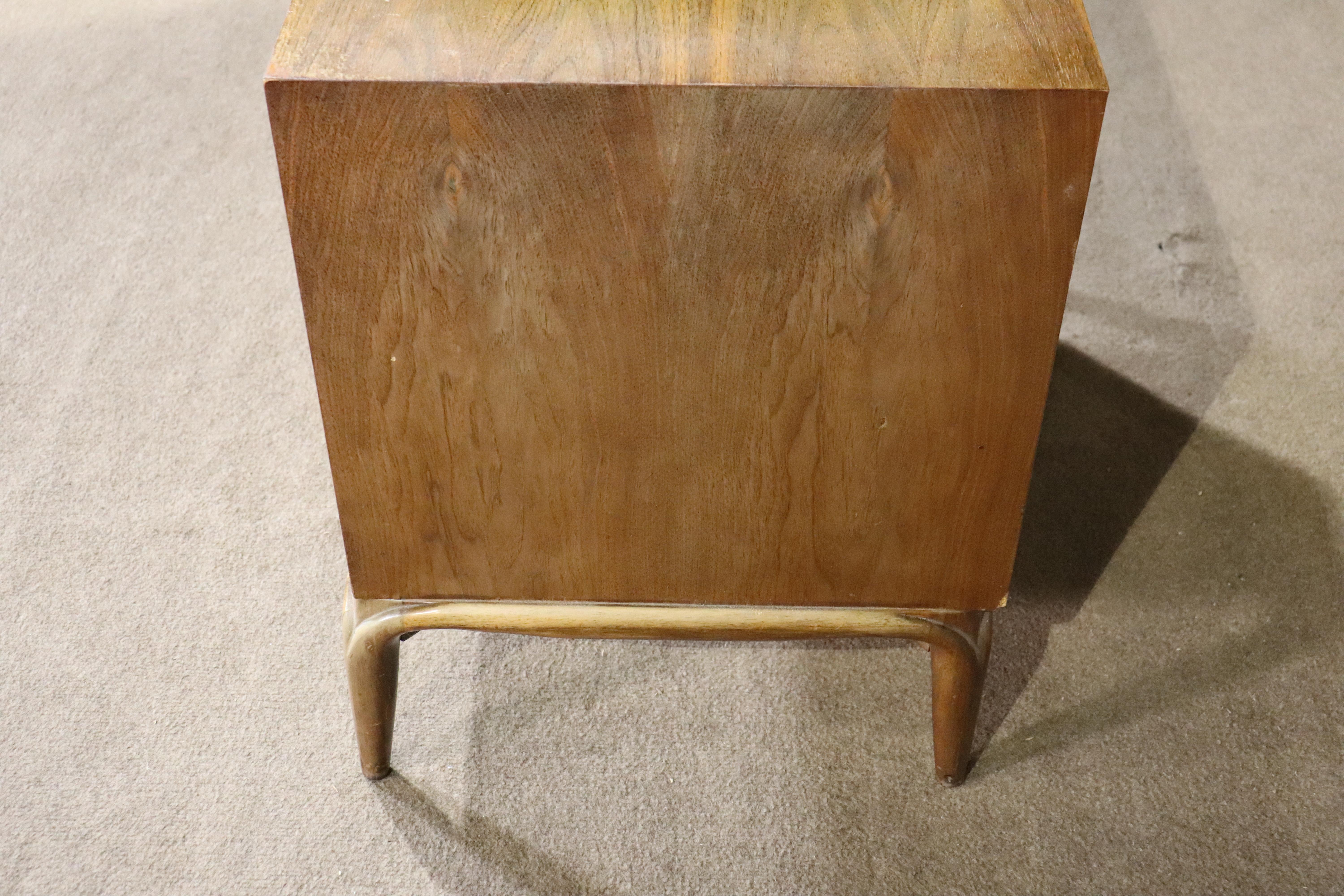 Sculpted Front Nightstands For Sale 5
