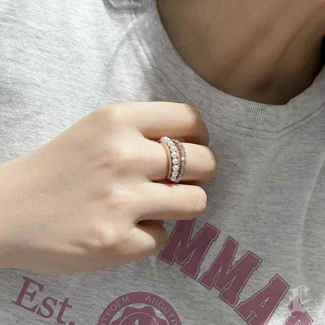 Anello con perle Akoya e diamanti scolpito geometricamente】 Duo Aurora Baby Akoya In condizioni Nuovo in vendita a New York, NY