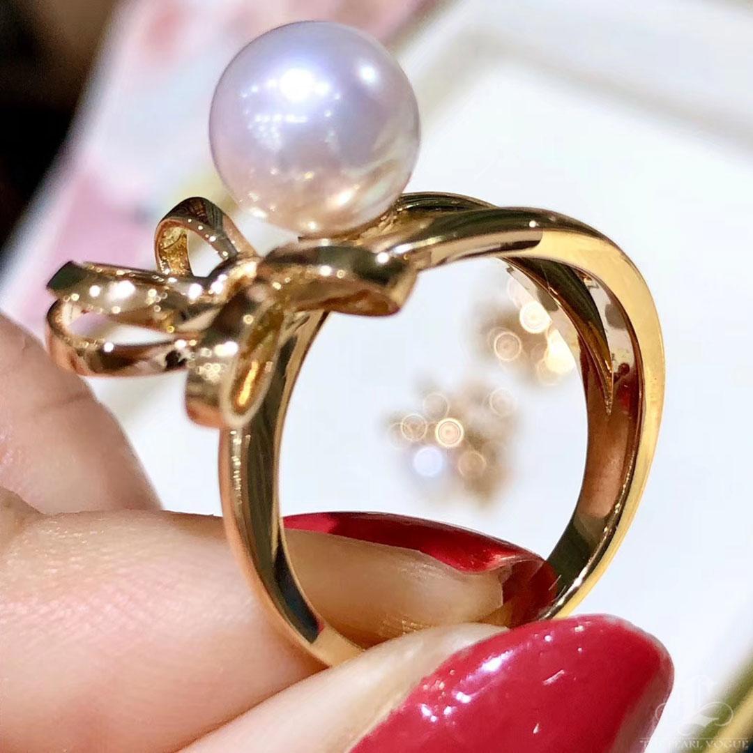 【Sculpted Geometry】 Ribbon Aurora Akoya Pearl Earrings and Ring Set For Sale 3