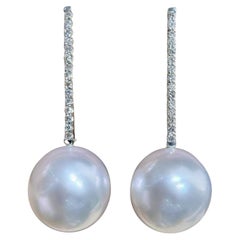 【Sculpted Geometry】Aurora 11–12mm South Sea Pearl & Diamond Line Earrings