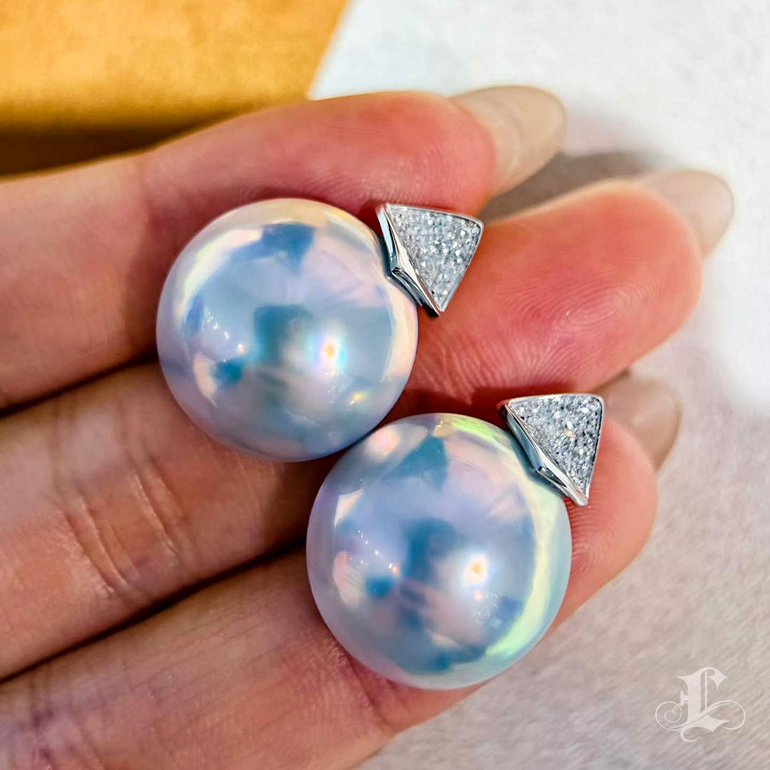 【Sculpted Geometry】Aurora Blue Dome Mabe Pearl & Diamond Earrings For Sale 1