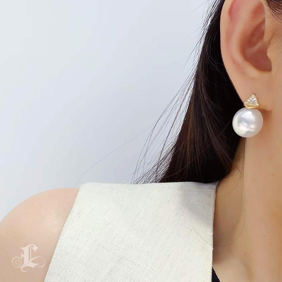 Grezzo 【Geometria scolpita】 Orecchini di perle e diamanti Mabe a cupola d'aurora in vendita