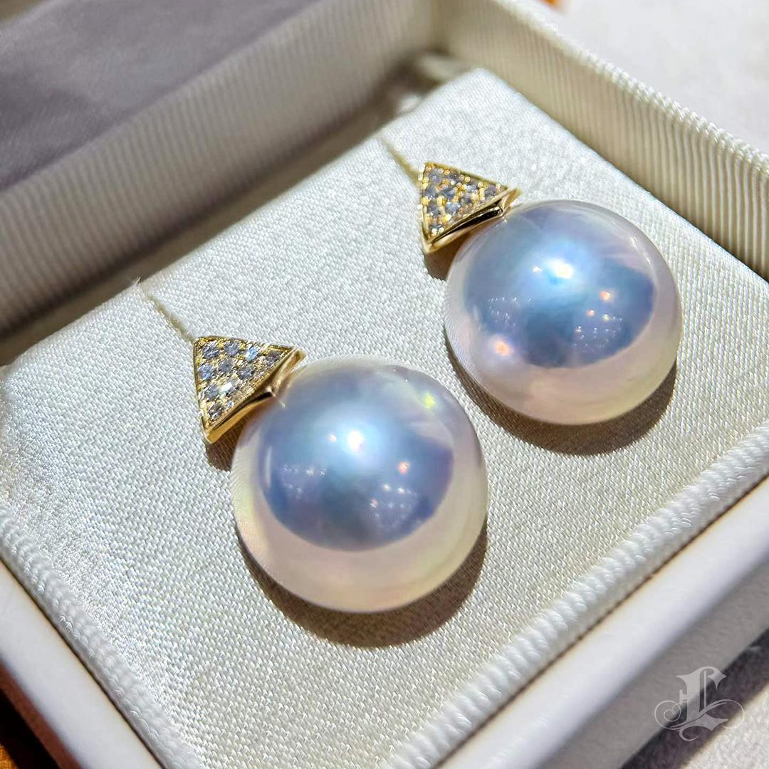 Donna 【Geometria scolpita】 Orecchini di perle e diamanti Mabe a cupola d'aurora in vendita