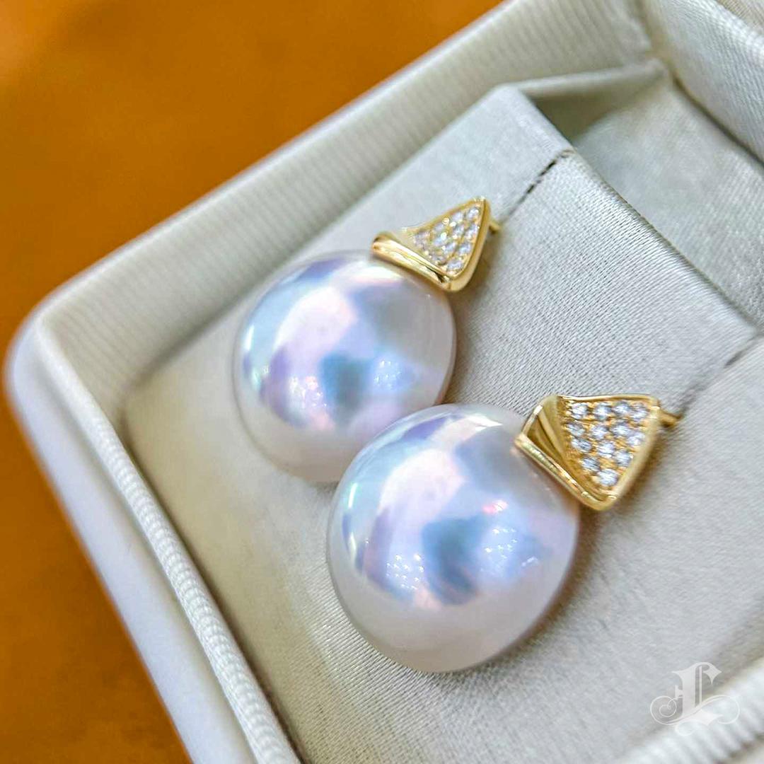 【Geometria scolpita】 Orecchini di perle e diamanti Mabe a cupola d'aurora in vendita 1