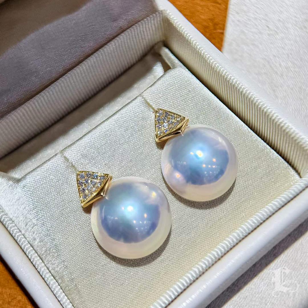 【Geometria scolpita】 Orecchini di perle e diamanti Mabe a cupola d'aurora in vendita 3