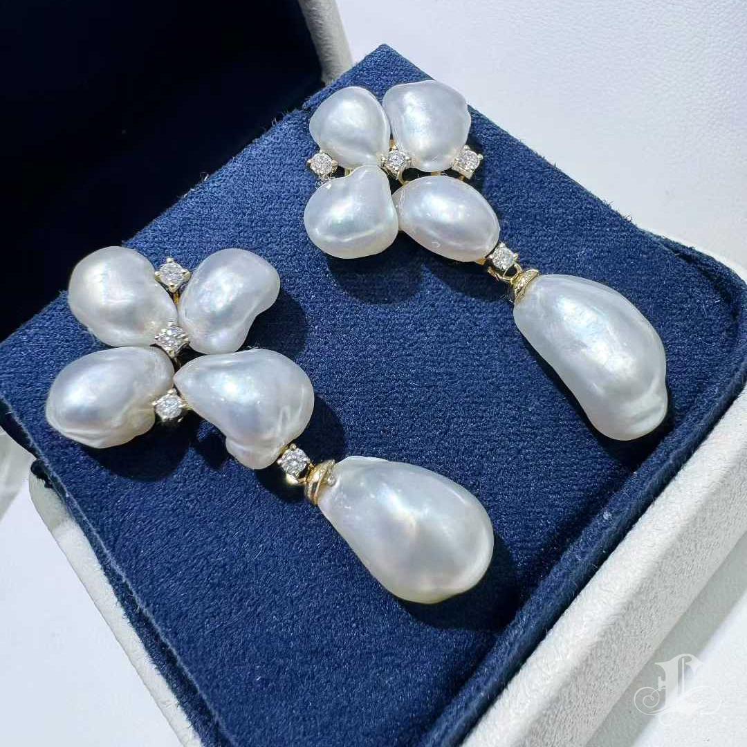 【Sculptured Geometry】Aurora South Sea Keshi Pearl Diamond Drop Earrings Neuf - En vente à New York, NY