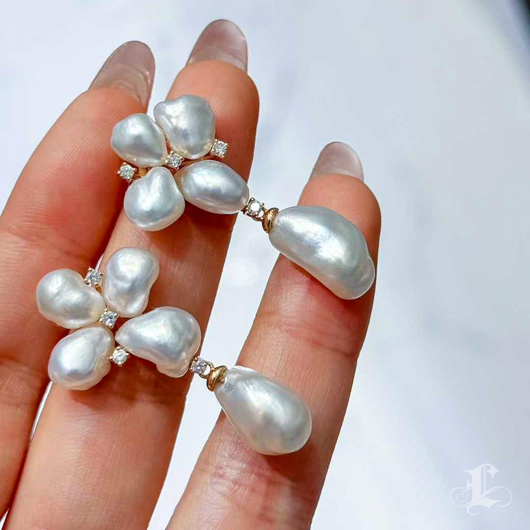 【Sculptured Geometry】Aurora South Sea Keshi Pearl Diamond Drop Earrings en vente 2