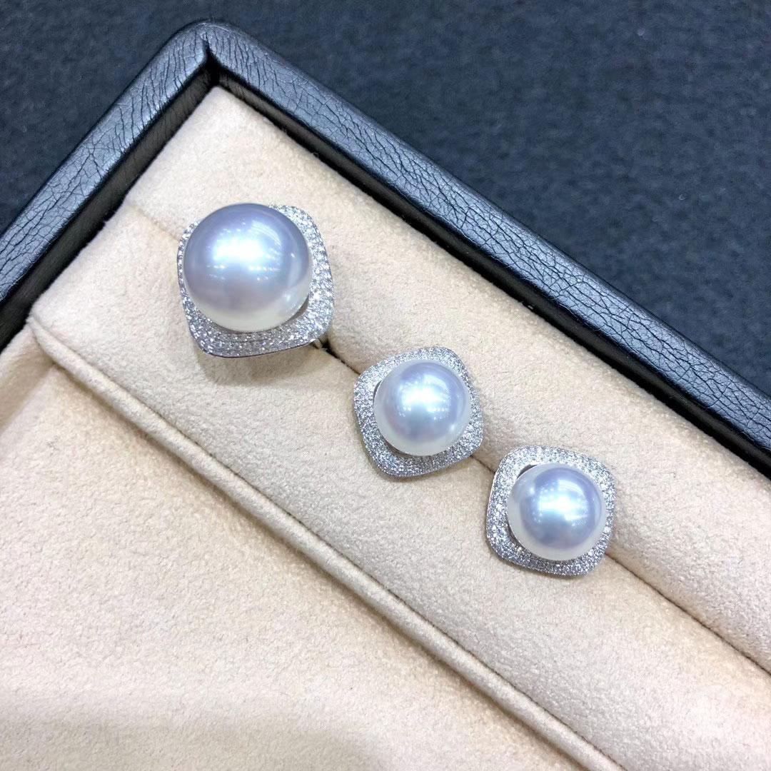 【Sculpted Geometry】Diamond Halo Aurora South Sea Pearl Earrings and Ring Set en vente 5