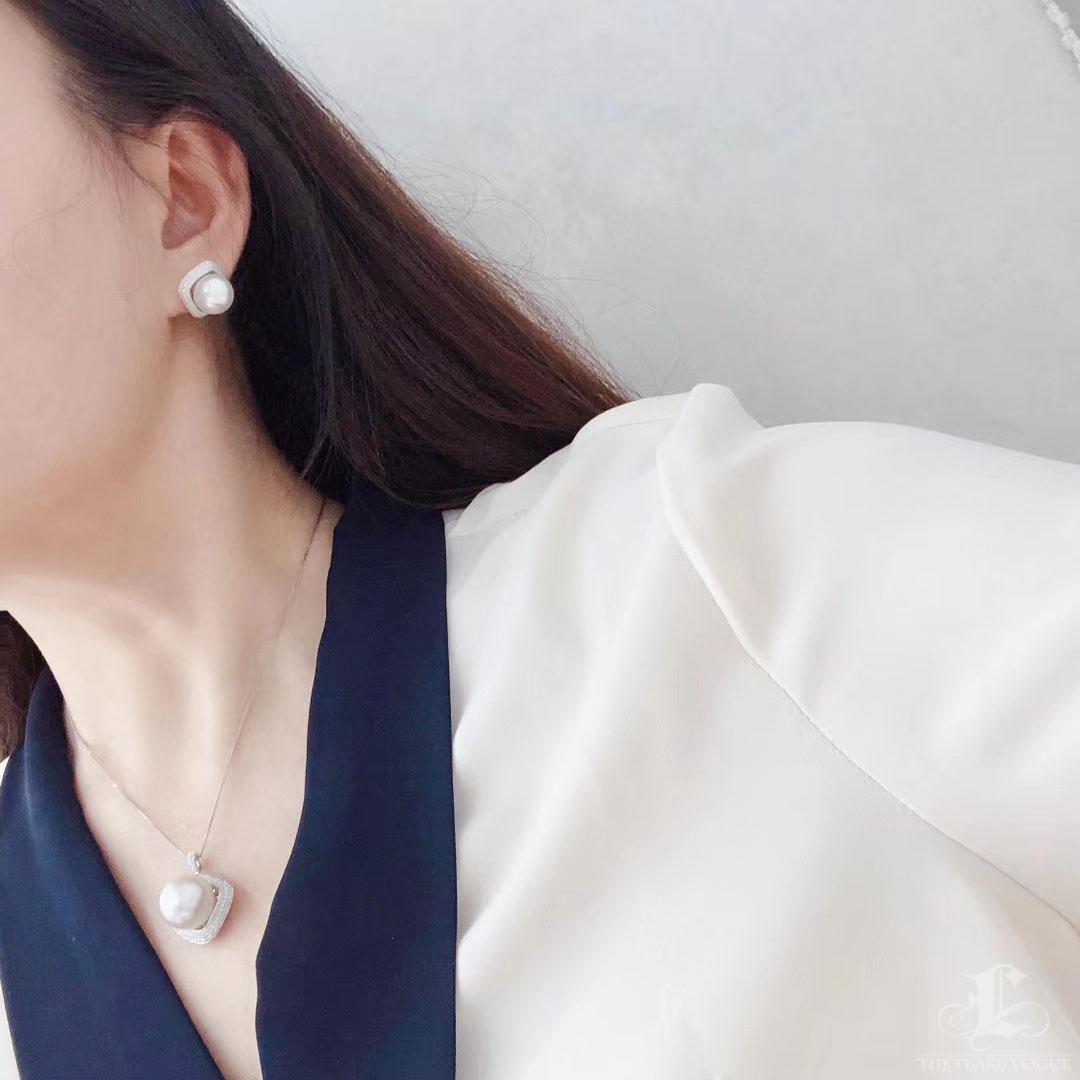 Non taillé 【Sculpted Geometry】Diamond Halo Aurora South Sea Pearl Earrings and Ring Set en vente