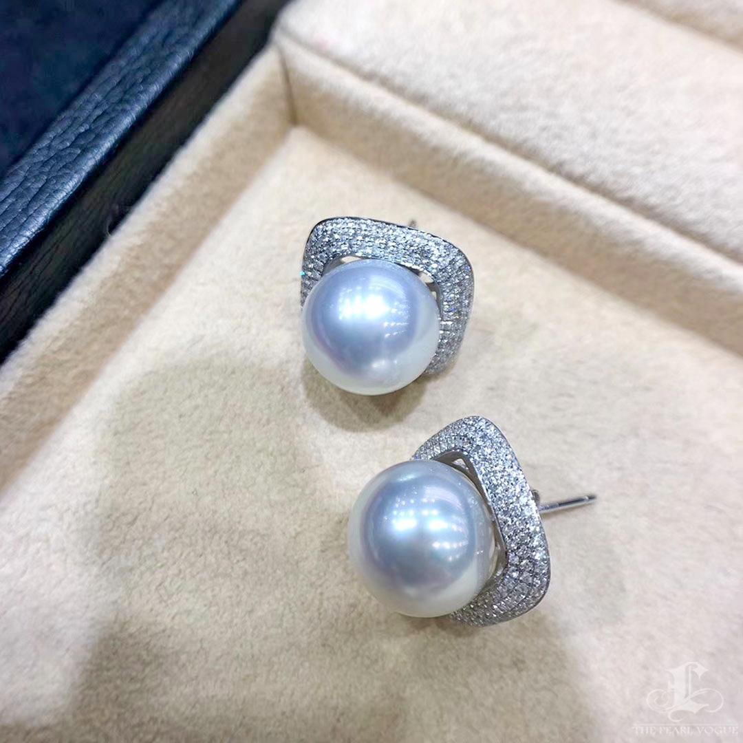 【Sculpted Geometry】Diamond Halo Aurora South Sea Pearl Earrings and Ring Set en vente 1