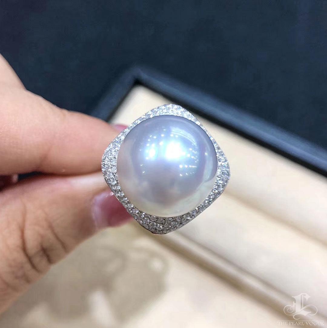 【Sculpted Geometry】Diamond Halo Aurora South Sea Pearl Earrings and Ring Set en vente 2