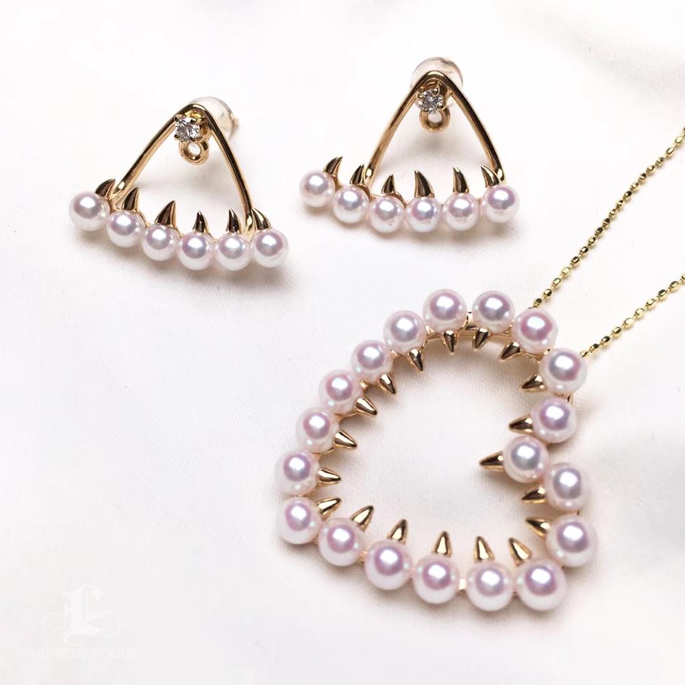 Women's 【Sculpted Geometry】Baby Akoya Pearl and 18K Gold Spike Earrings and Pendant Set For Sale