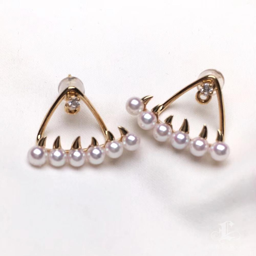 【Sculpted Geometry】Baby Akoya Pearl and 18K Gold Spike Earrings and Pendant Set For Sale 1