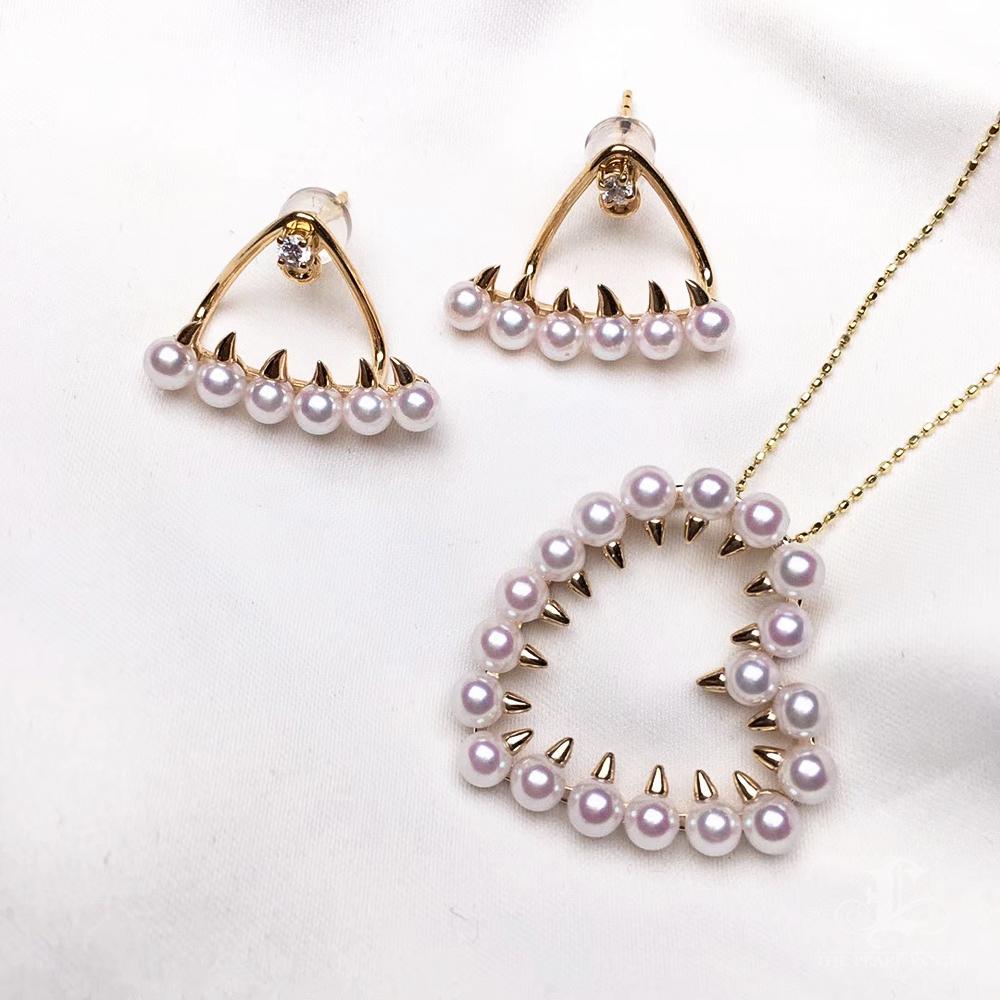 【Sculpted Geometry】Baby Akoya Pearl and 18K Gold Spike Earrings and Pendant Set For Sale 4