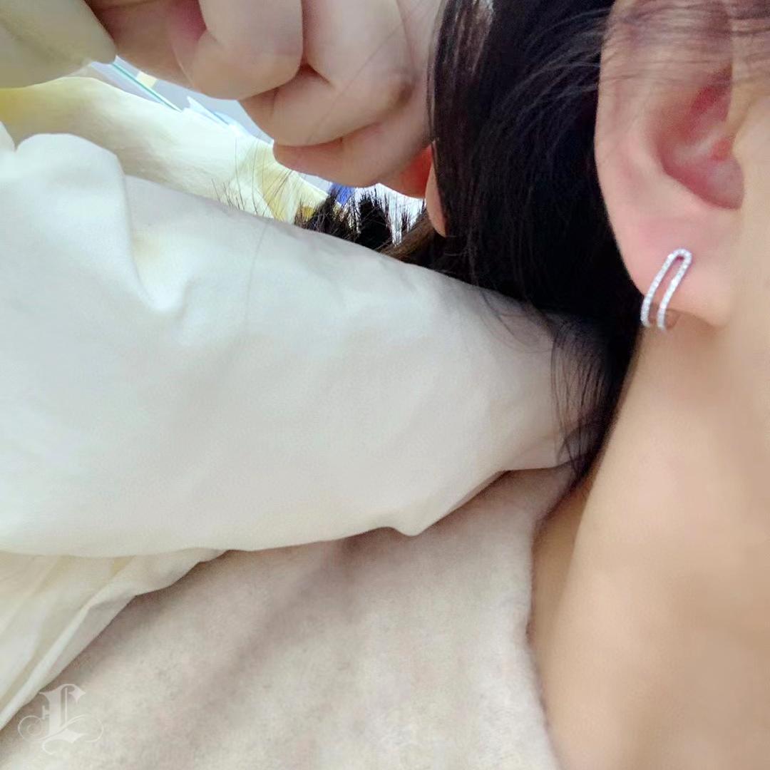 Geometria scolpita】 Orecchini convertibili con diamanti e perle dei mari del Sud in vendita 5