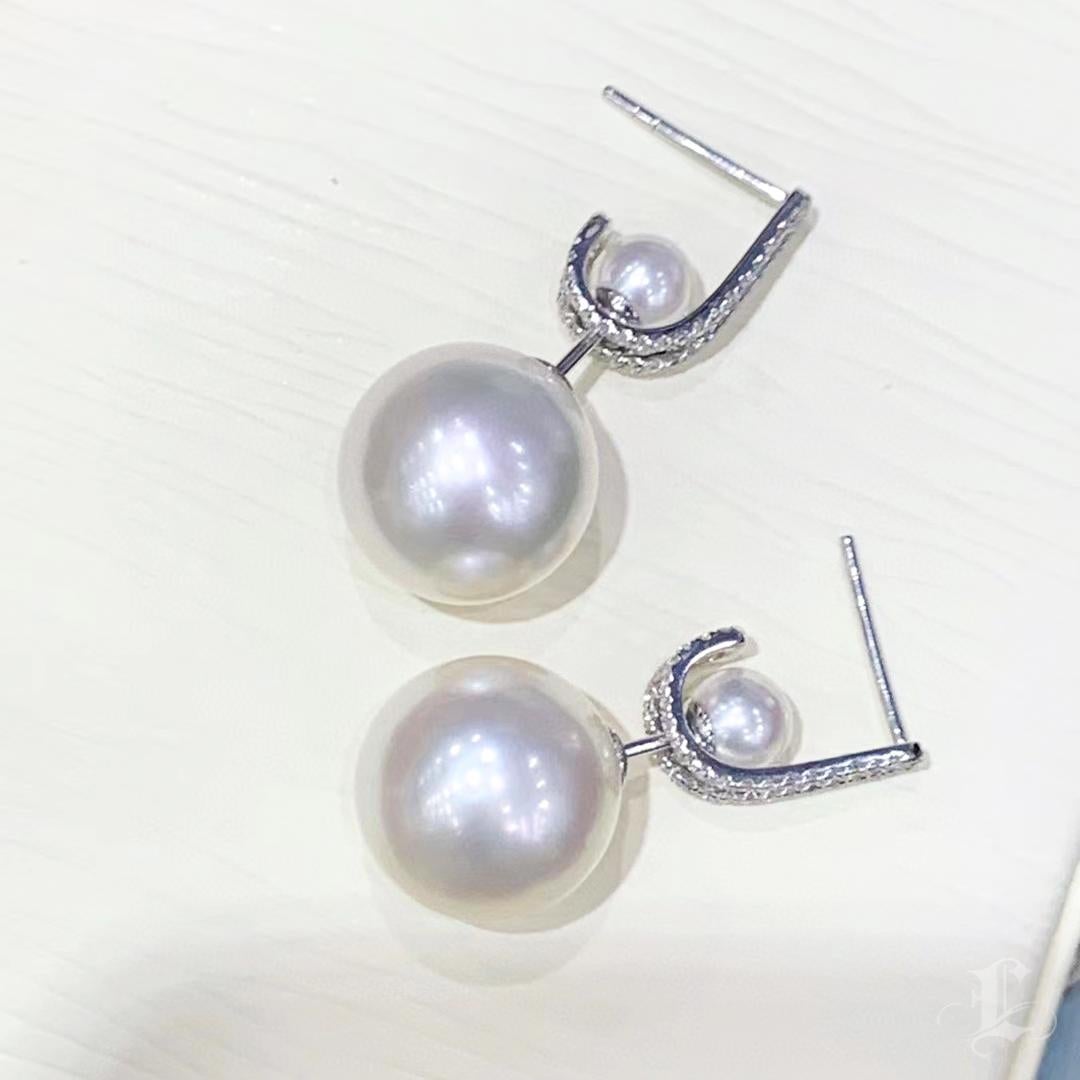 Geometria scolpita】 Orecchini convertibili con diamanti e perle dei mari del Sud in vendita 1