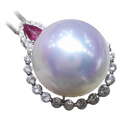 【Corona Resplandor】Corona Llama Perla del Mar del Sur y Rubí Diamante Colgante