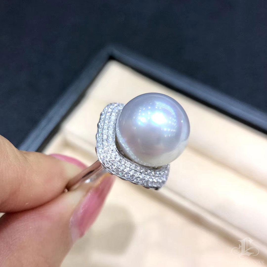 Donna 【Geometria scolpita】 Anello con diamante e perla dei mari del sud, oro bianco 18k in vendita