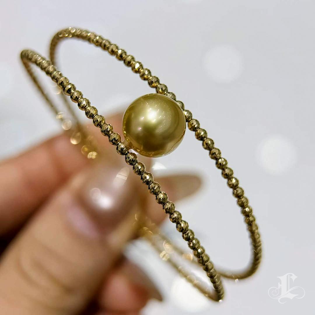 【Geometria scolpita】Bracciale con perle dei mari del sud da 9-10 mm in oro 18K in vendita 3