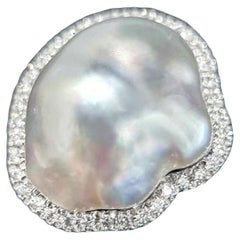 【Sculpted Geometry】Sólo un anillo con halo de diamantes y perlas naturales Keshi de Aurora Drift