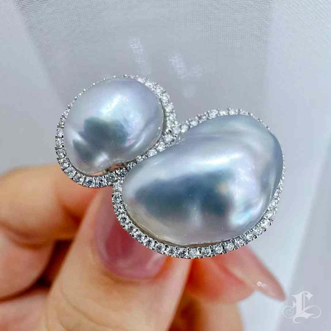 【Sculpted Geometry】Only One Fluid Echo South Sea Keshi Pearl Ring Neuf - En vente à New York, NY