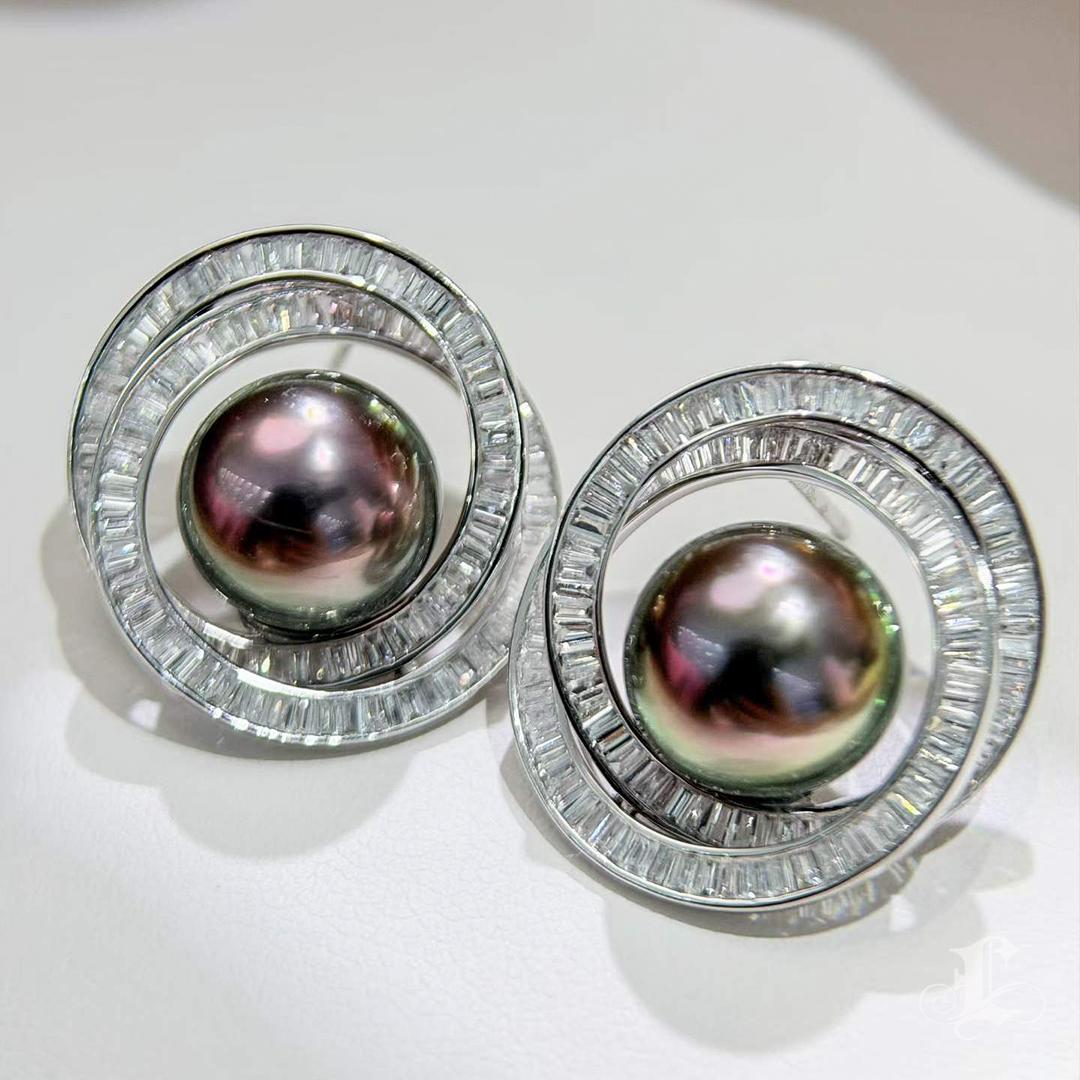【Sculptured Geometry】Orbit Tahitian Pearl Diamond Earrings Pour femmes en vente