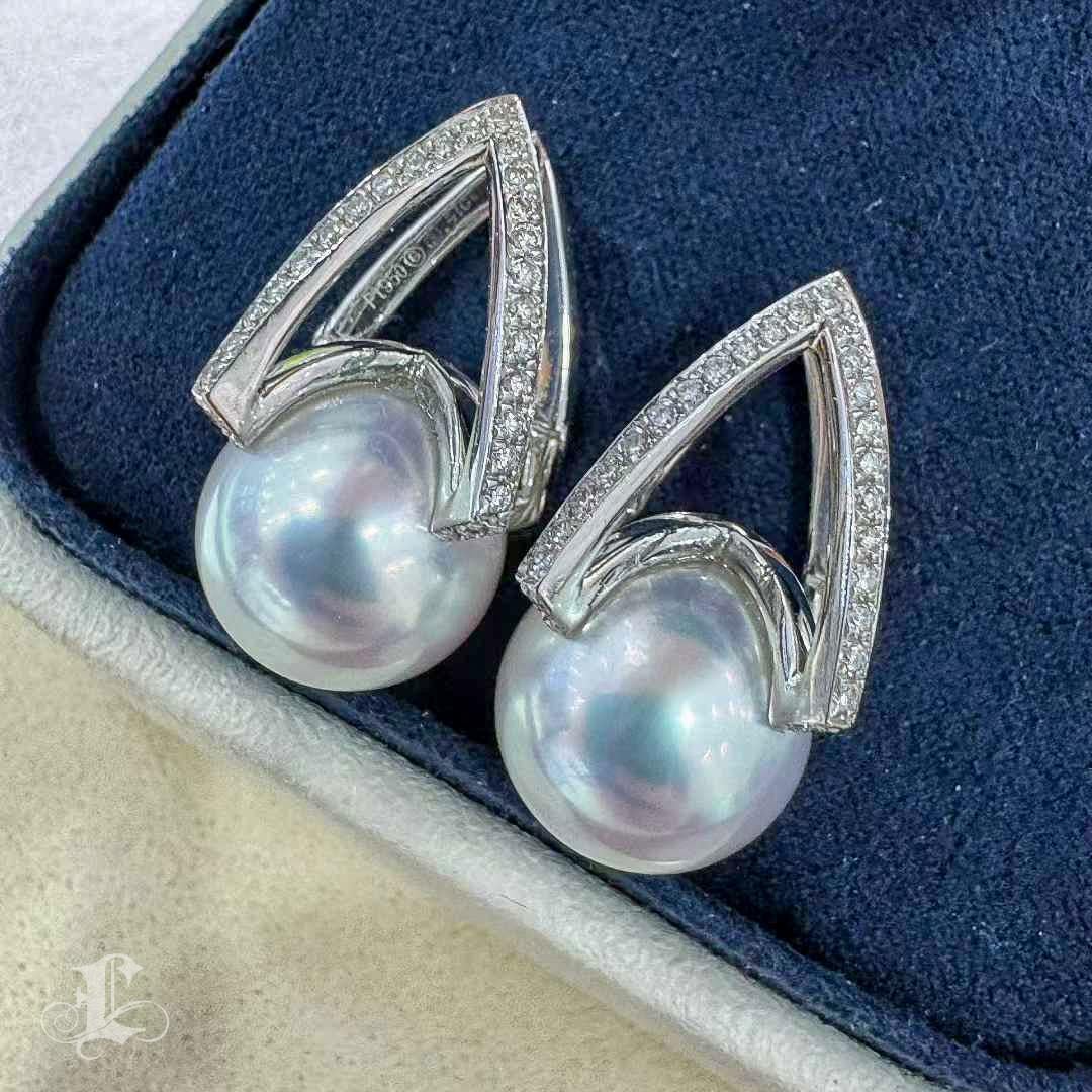 【Sculpted Geometry】PSL Venus zertifiziert 12.1mm Südsee Perle & Diamant Ohrringe im Angebot 2