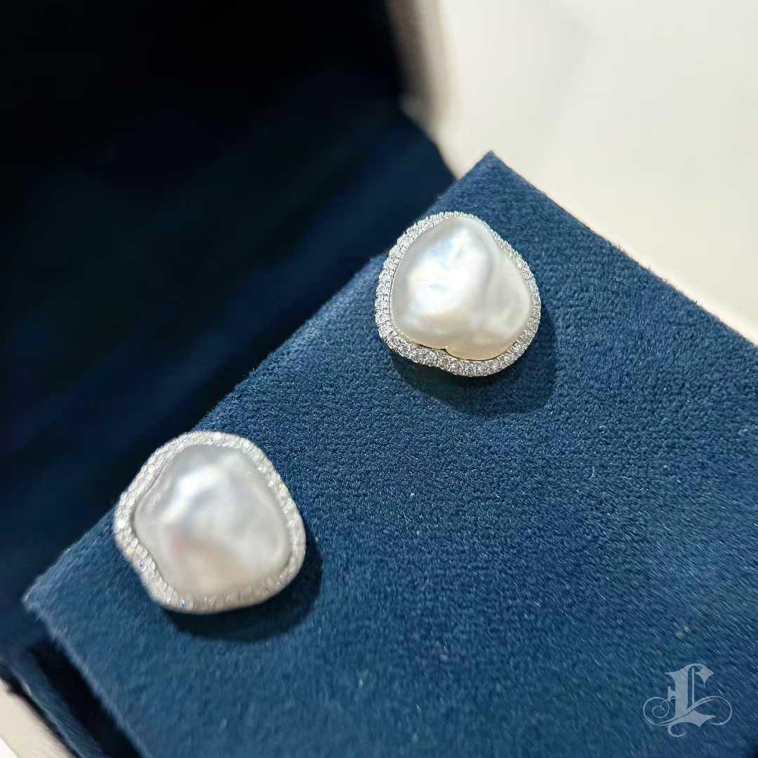 【Sculpted Geometry】【Sculpted Geometry】Aurora Keshi South Sea Pearl Diamond Stud Pour femmes en vente