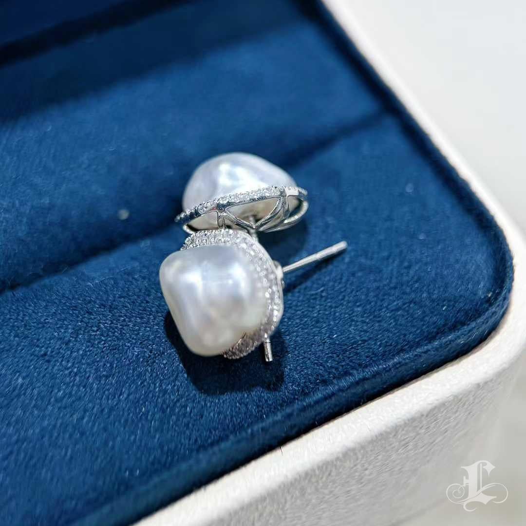 【Sculpted Geometry】【Sculpted Geometry】Aurora Keshi South Sea Pearl Diamond Stud en vente 3