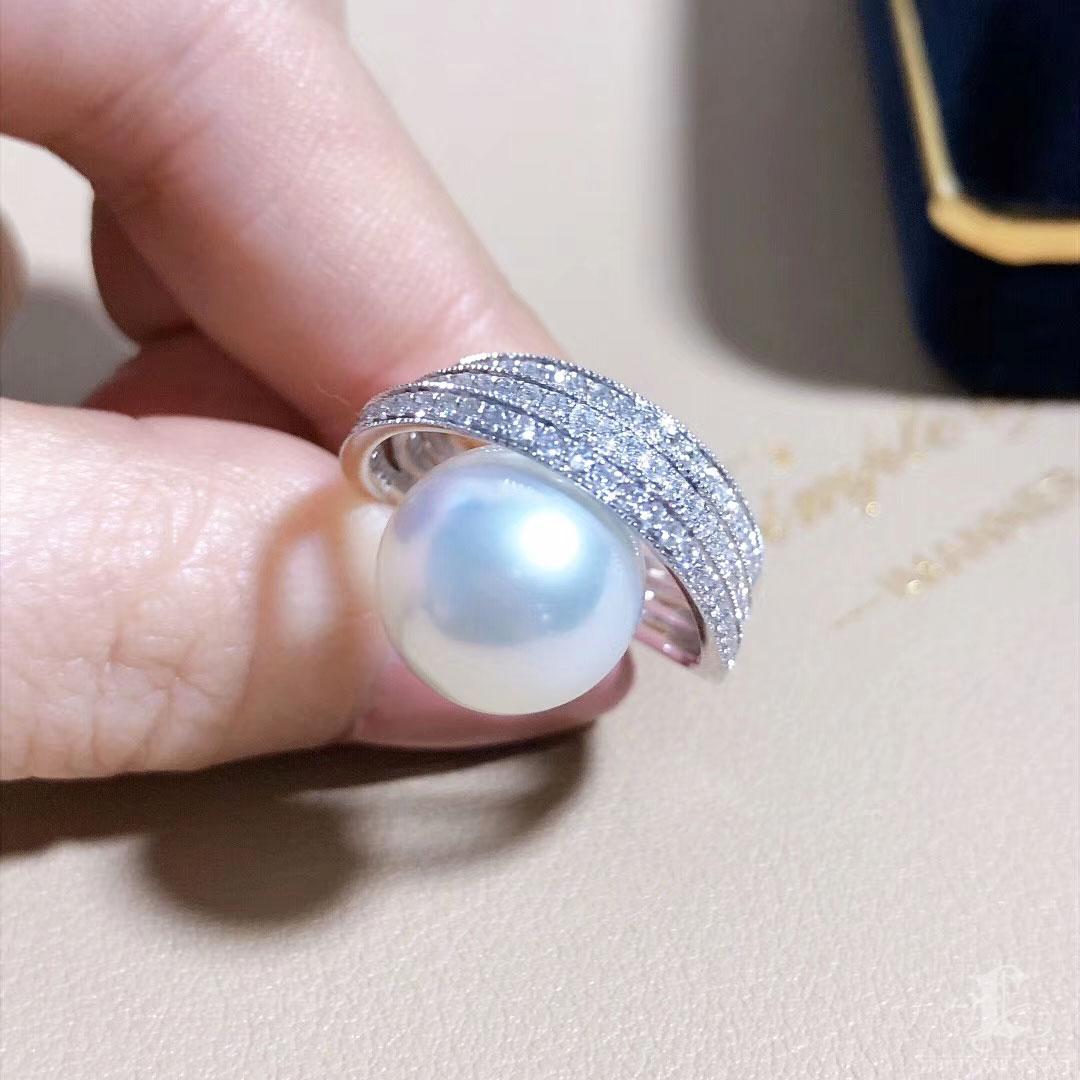 【Sculpted Geometry】Sculpted Orbit South Sea Pearl Diamond Ring im Angebot 2