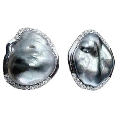 【Sculpted Geometry】Tahitian Keshi Pearl Diamond Halo Stud Earrings