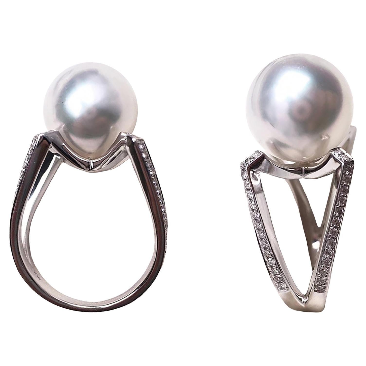 【Geometria scolpita】 Anello classico con diamante e perla bianca dei mari del sud