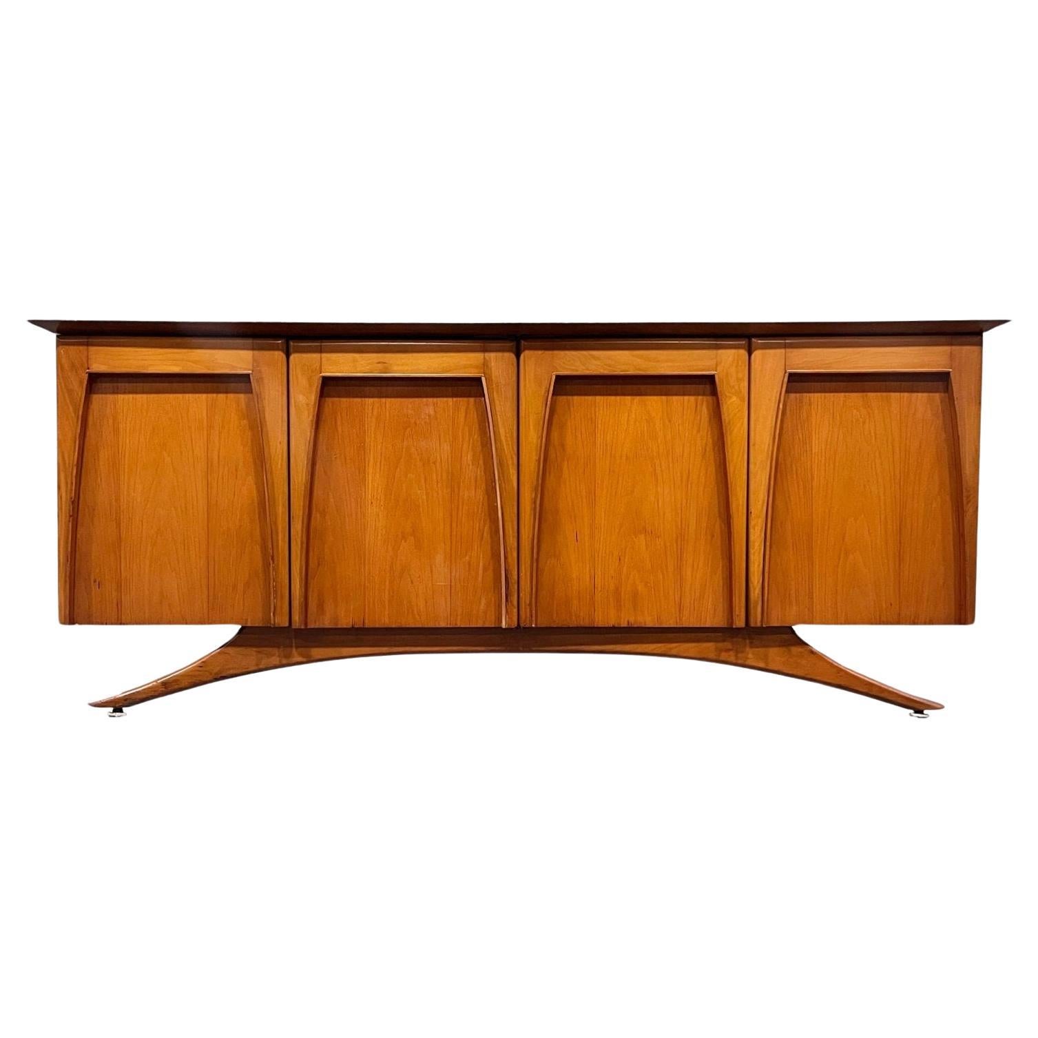 Commode basse moderne mi-siècle, pieds sculptés, années 1960