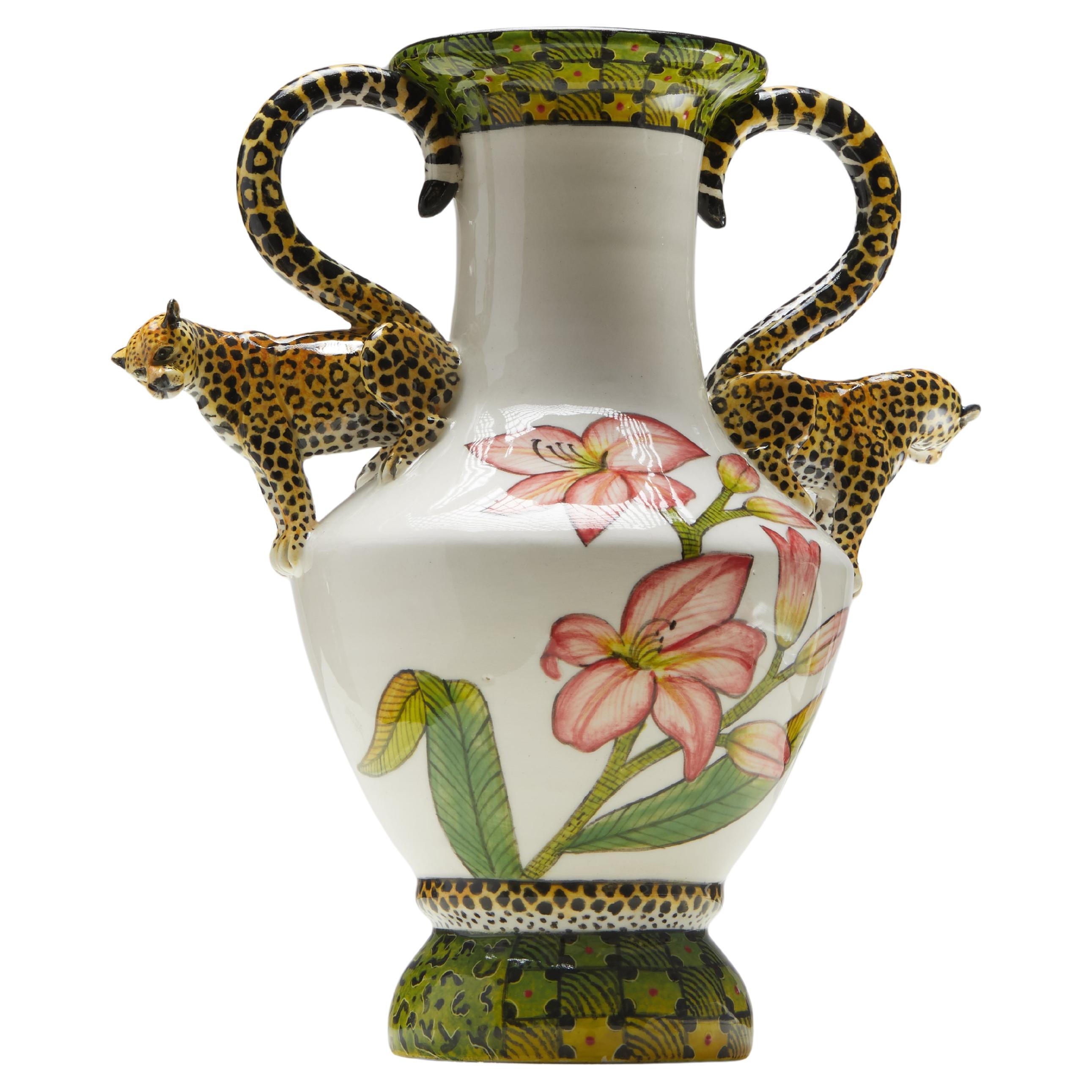 Vaso leopardato scolpito