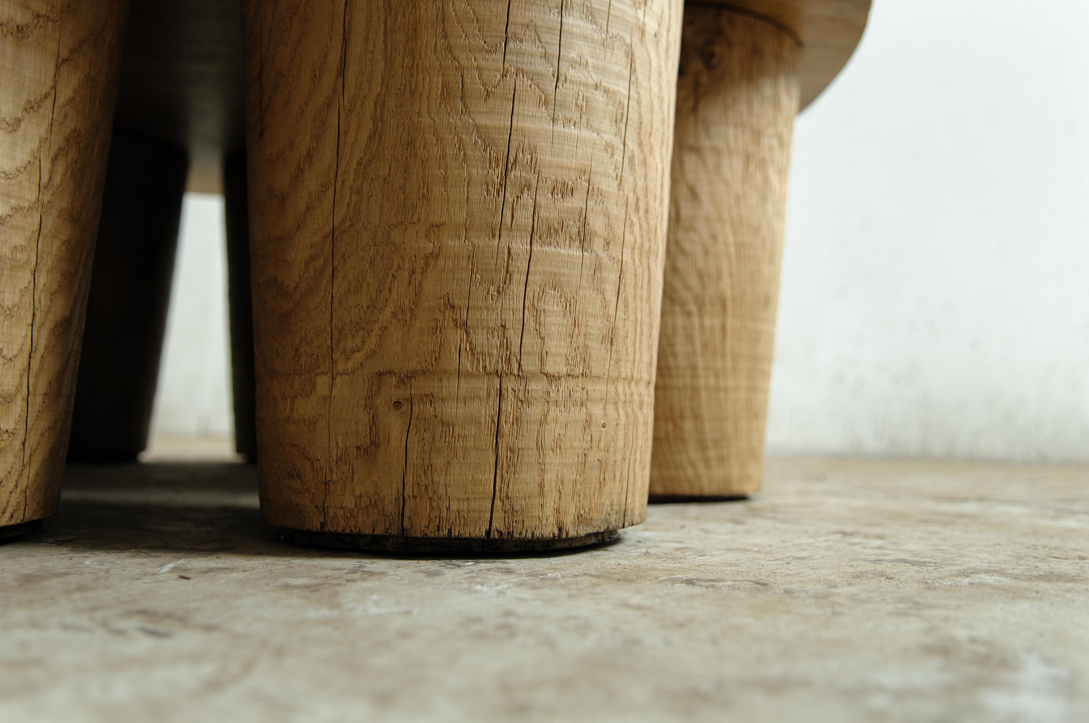 Russe Table basse sculptée en bois de chêne massif 