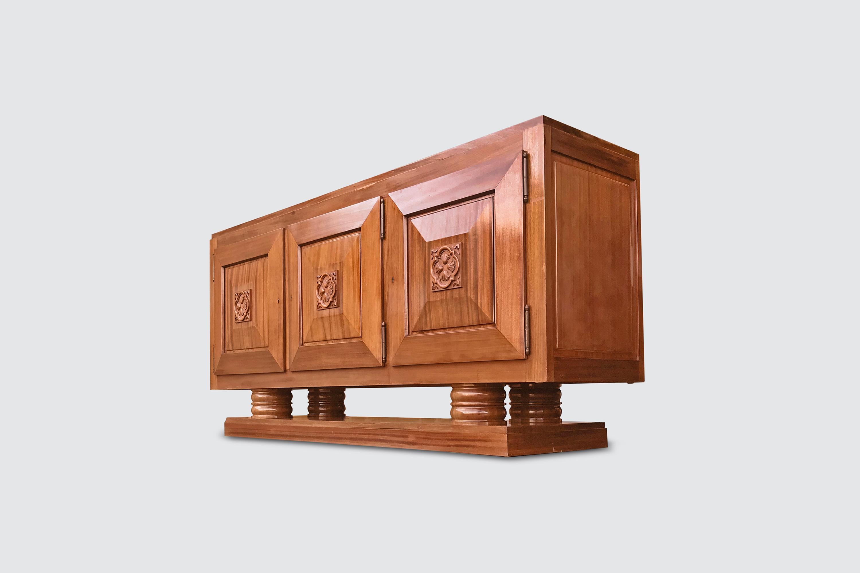French Sculpted Mahogany Art Deco Credenza by Gaston Poisson, France, 1930s For Sale