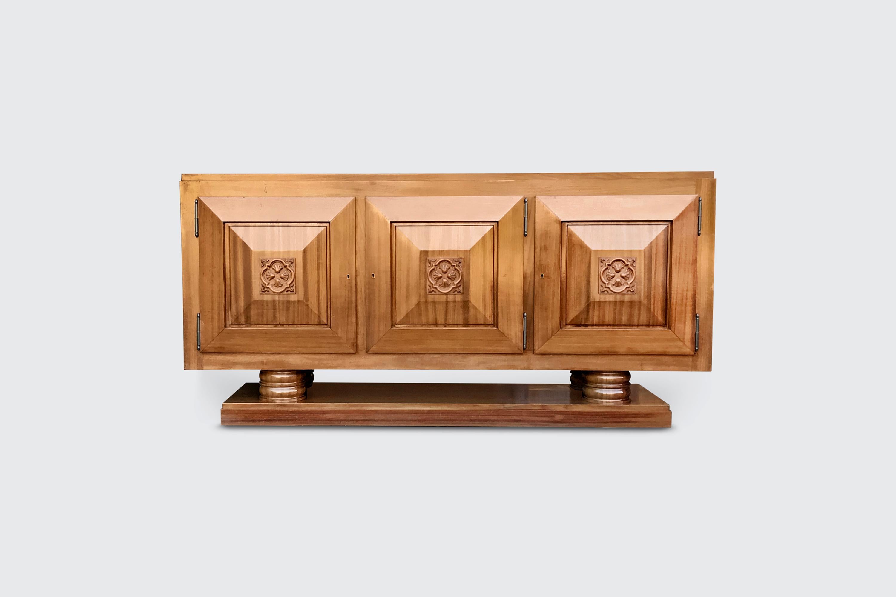 Mid-20th Century Sculpted Mahogany Art Deco Credenza by Gaston Poisson, France, 1930s For Sale