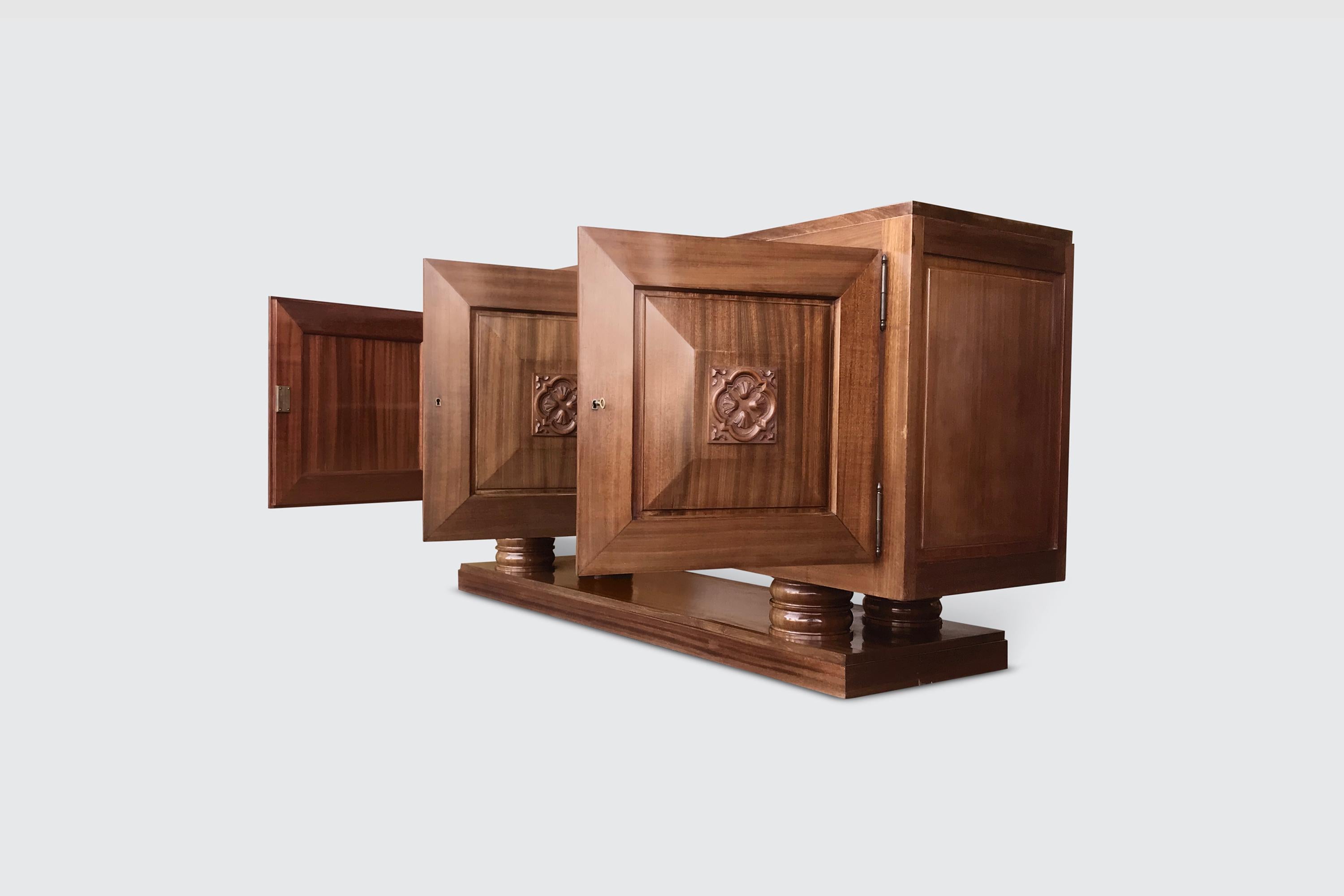 Sculpted Mahogany Art Deco Credenza by Gaston Poisson, France, 1930s For Sale 2