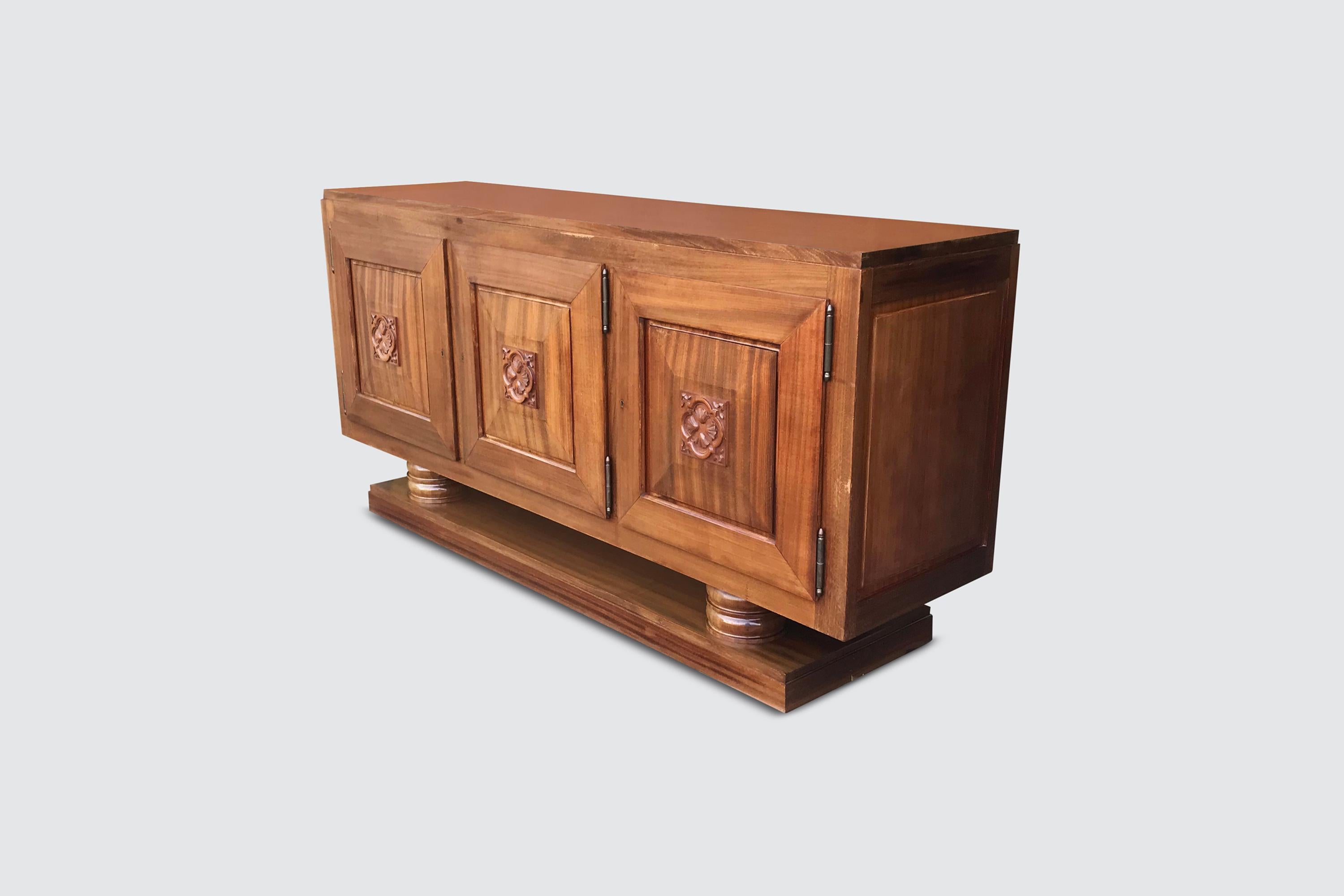 Sculpted Mahogany Art Deco Credenza by Gaston Poisson, France, 1930s For Sale 3
