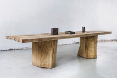 Skulpturaler massiver Esstisch aus massivem Eichenholz 'Custom Size'
