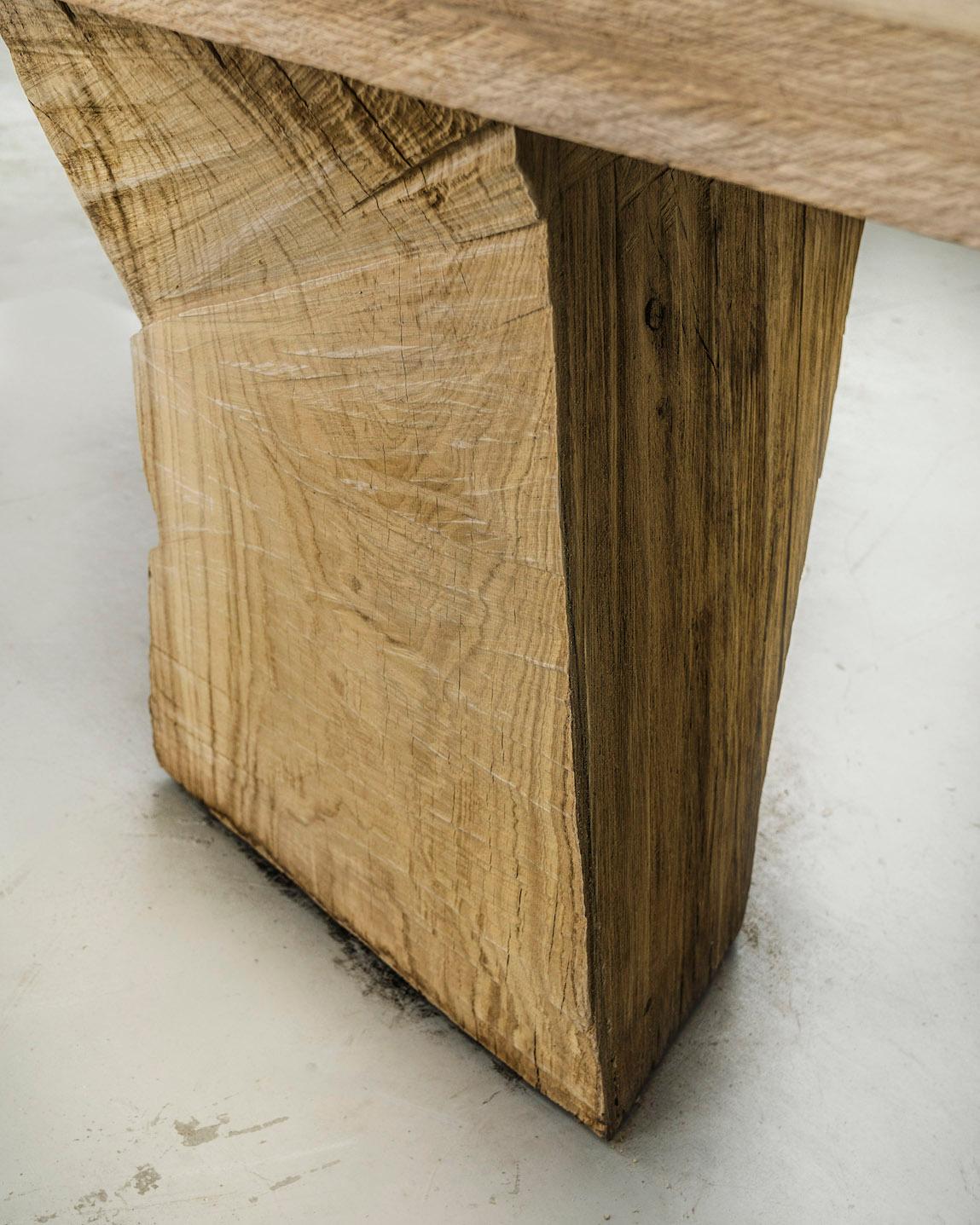 Table à manger massive sculptée en bois de chêne massif 