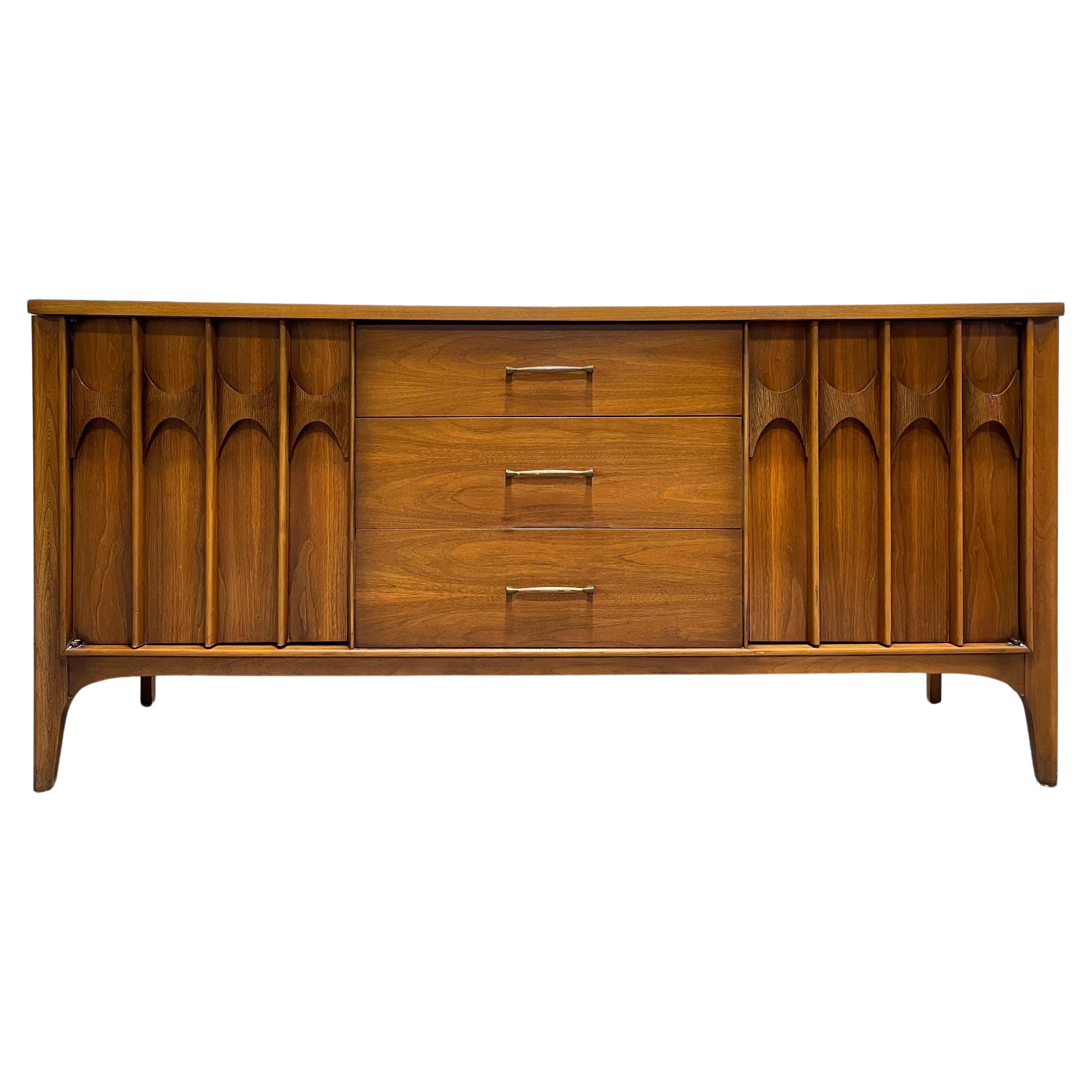 SCULPTED Mid Century MODERN CREDENZA / Long Dresser by Kent Coffey Perspecta, c.