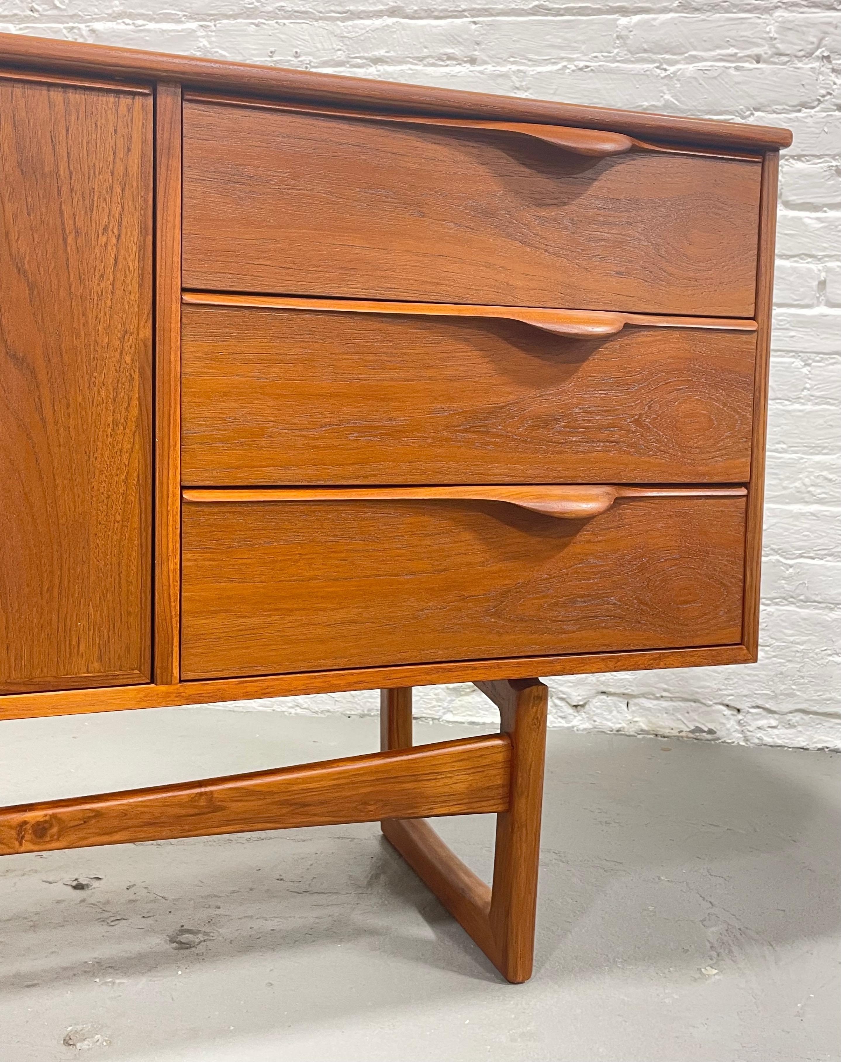 Sculpted Mid-Century Modern Danish Styled Credenza Media Stand For Sale 5