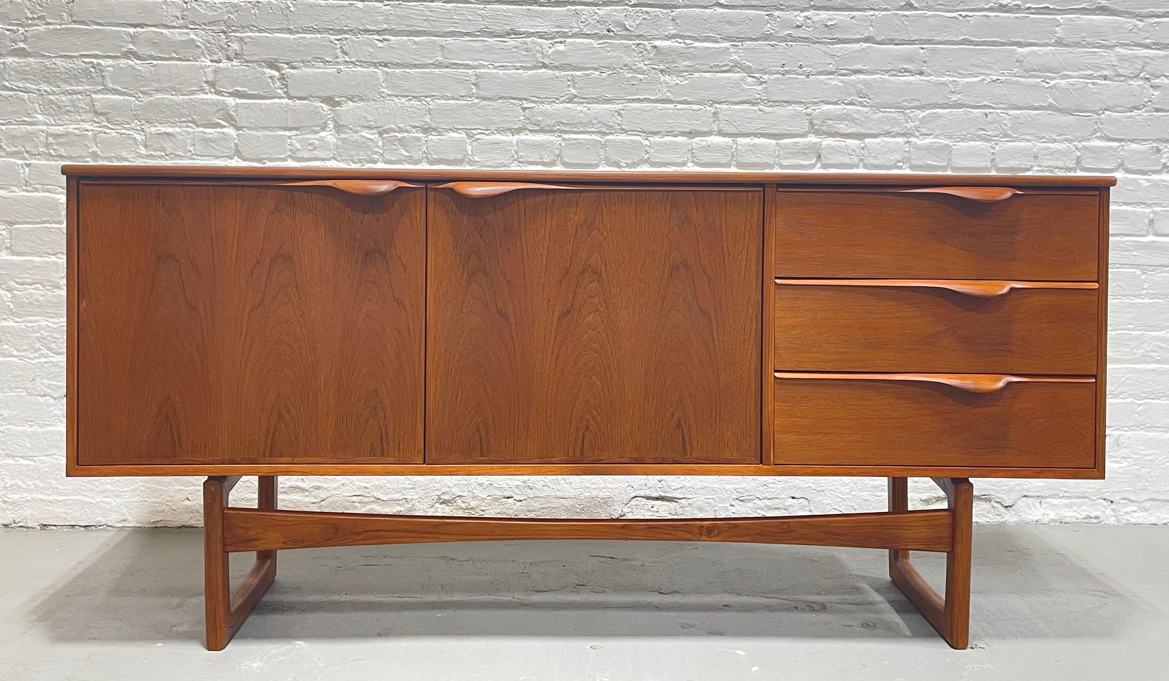 Contemporary Sculpted Mid-Century Modern Danish Styled Credenza Media Stand For Sale