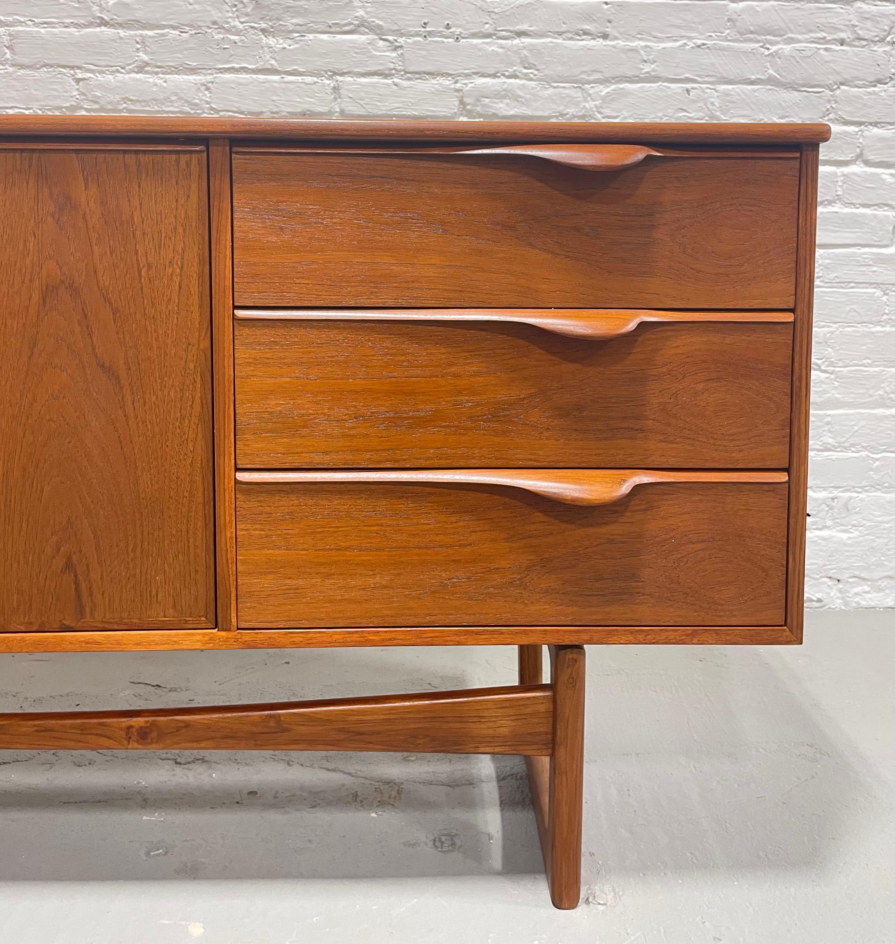 Sculpted Mid-Century Modern Danish Styled Credenza Media Stand For Sale 1