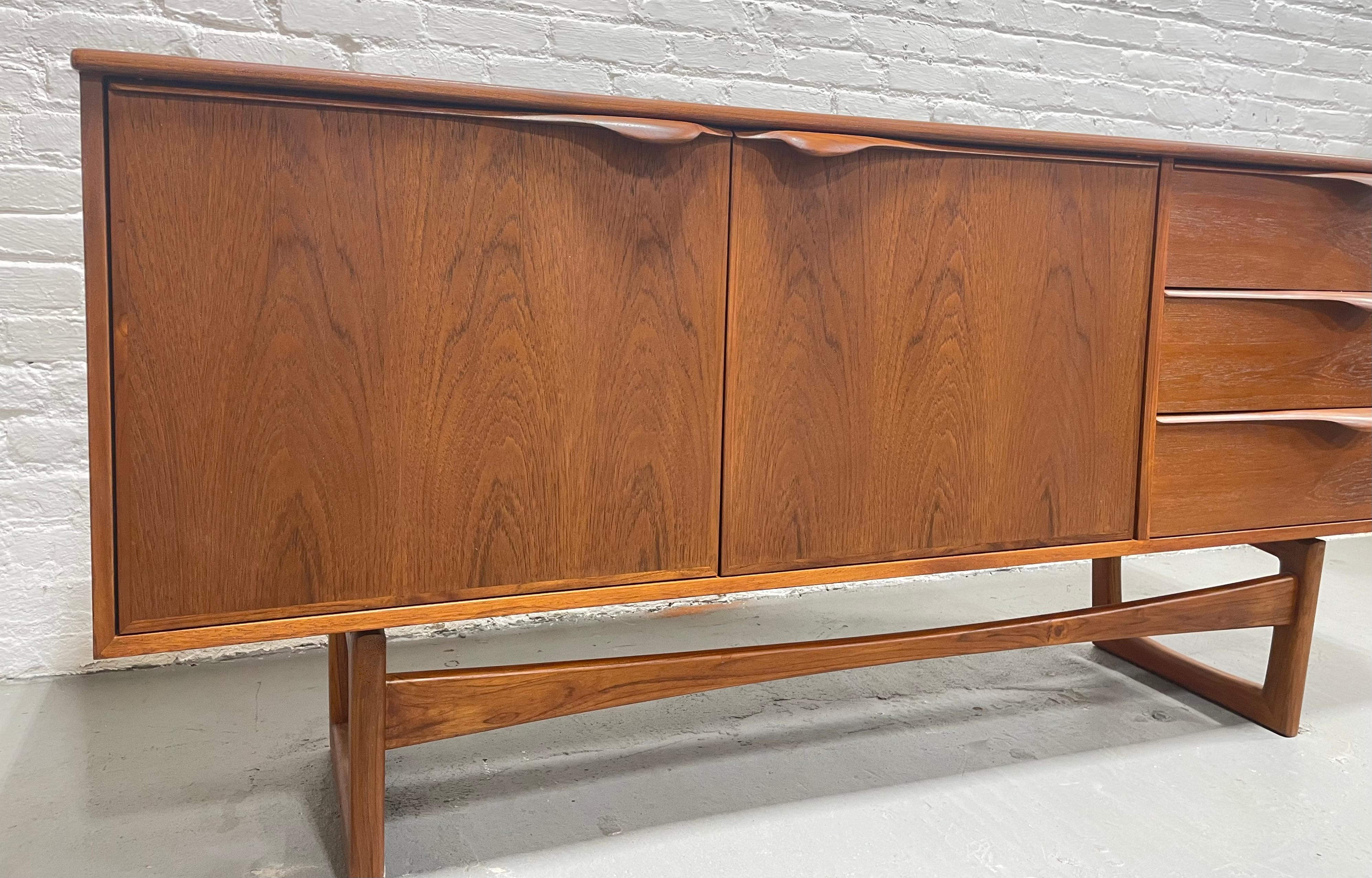 Sculpted Mid-Century Modern Danish Styled Credenza Media Stand For Sale 2