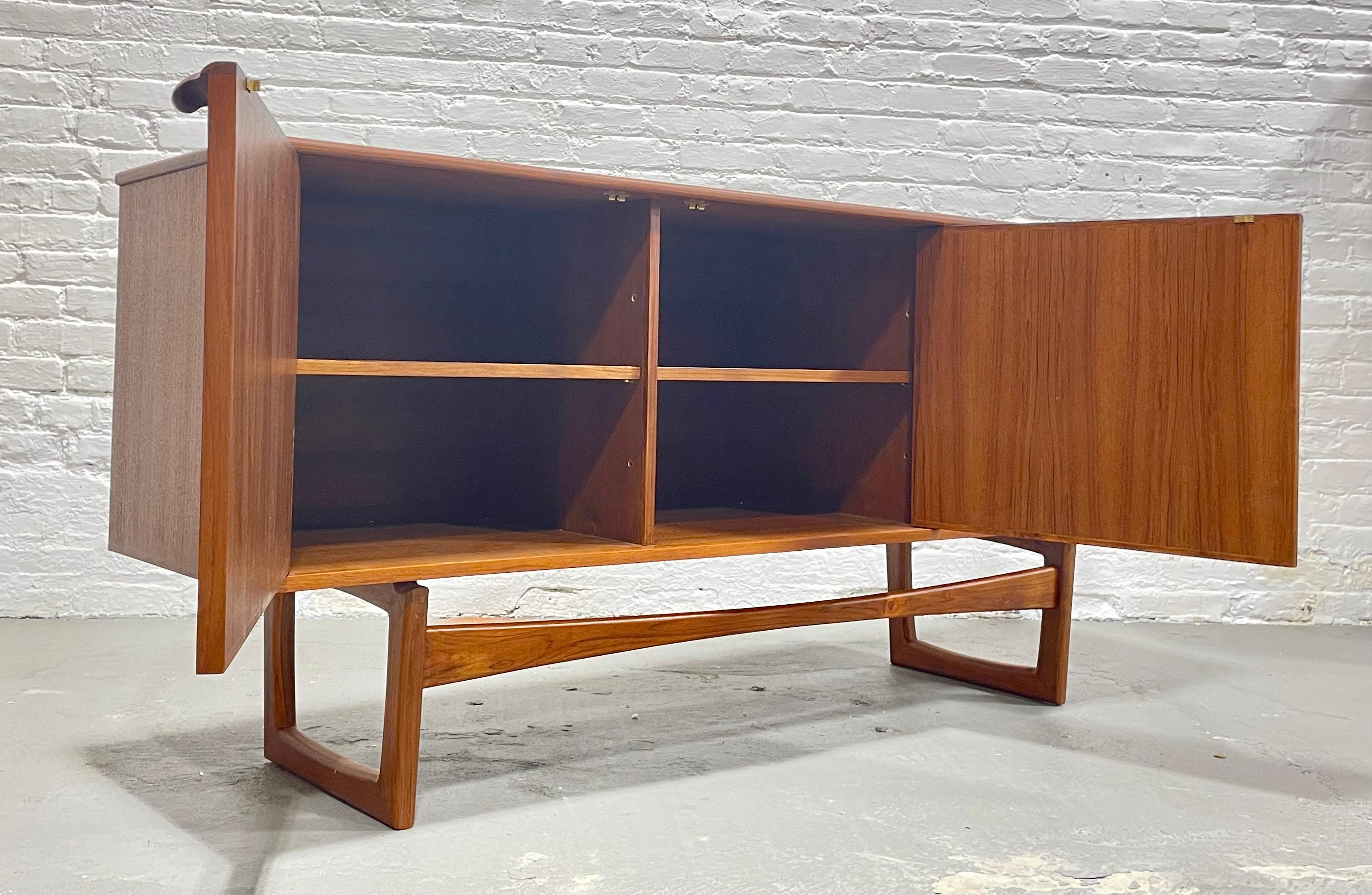 Sculpted Mid-Century Modern Danish Styled Credenza Media Stand For Sale 4