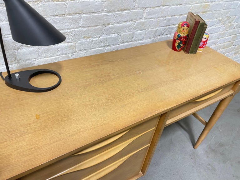 Sculpted MidCentury Modern Oak Desk, circa 1960s For Sale at 1stDibs