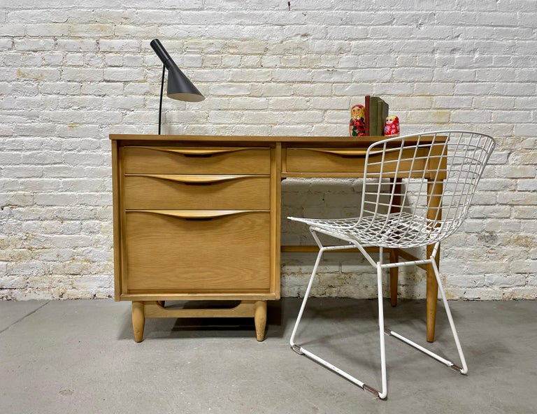 Sculpted MidCentury Modern Oak Desk, circa 1960s For Sale at 1stDibs