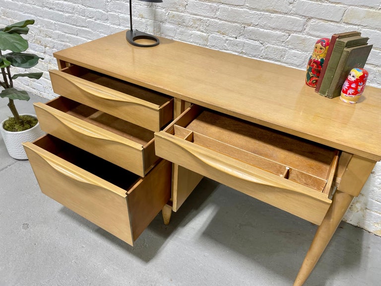 Sculpted MidCentury Modern Oak Desk, circa 1960s For Sale at 1stDibs
